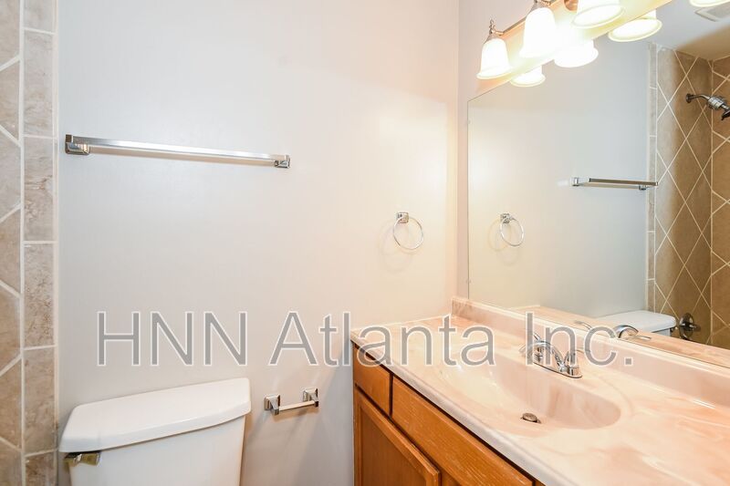 Gorgeous 3BR Home with Covered Parking in Prime Kennesaw Location property image