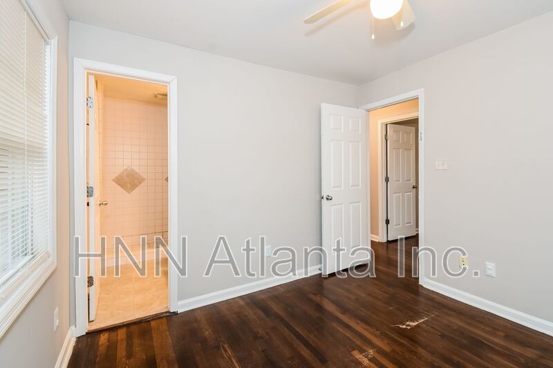 Gorgeous 3BR Home with Covered Parking in Prime Kennesaw Location property image