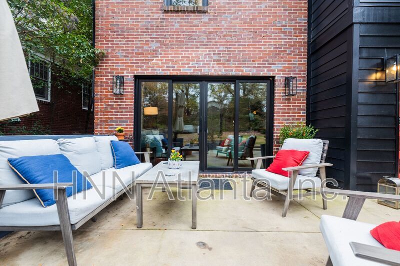 Spacious Historic 4BR/3BA Home with Inviting Indoor-Outdoor Living in Midtown property image
