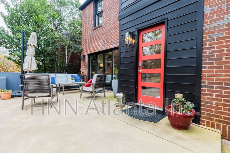 Spacious Historic 4BR/3BA Home with Inviting Indoor-Outdoor Living in Midtown property image