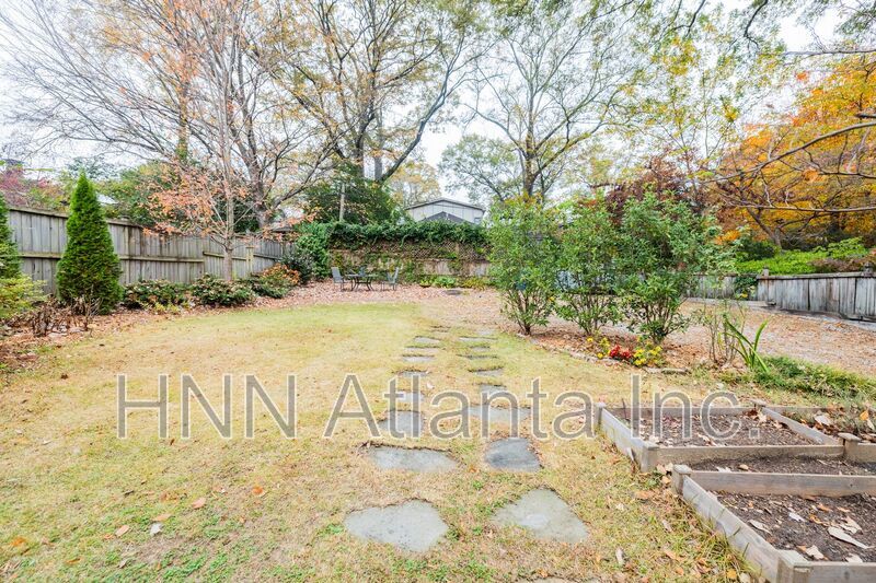 Spacious Historic 4BR/3BA Home with Inviting Indoor-Outdoor Living in Midtown property image