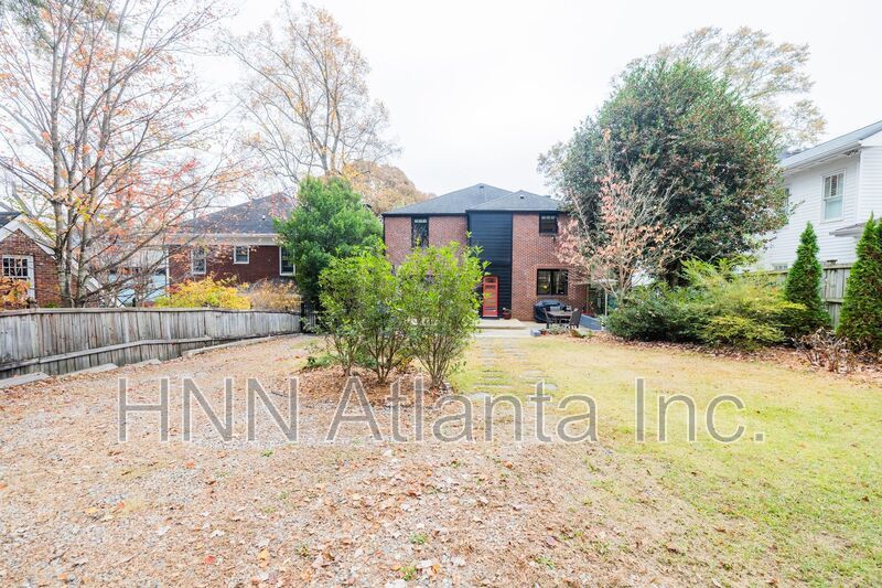 Spacious Historic 4BR/3BA Home with Inviting Indoor-Outdoor Living in Midtown property image