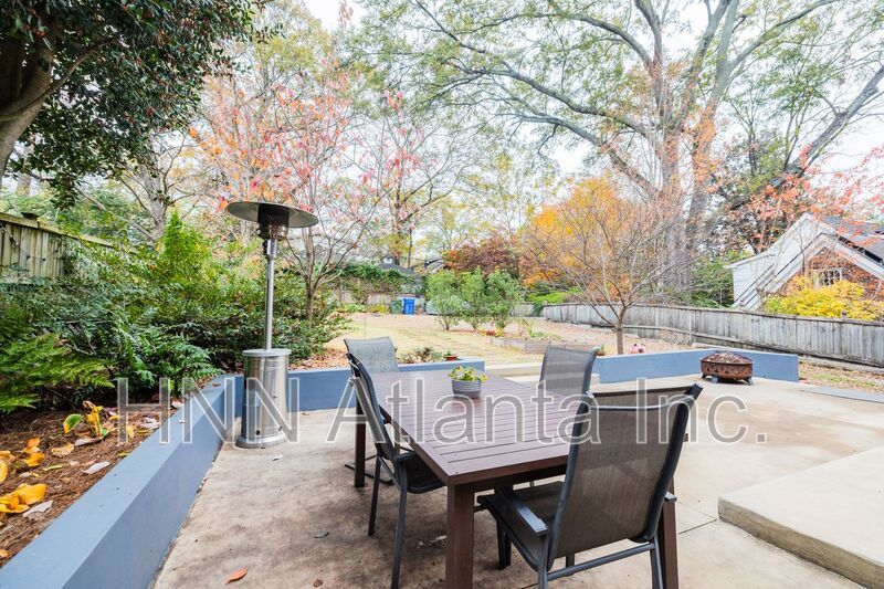 Spacious Historic 4BR/3BA Home with Inviting Indoor-Outdoor Living in Midtown property image