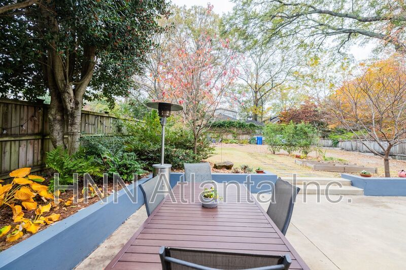 Spacious Historic 4BR/3BA Home with Inviting Indoor-Outdoor Living in Midtown property image