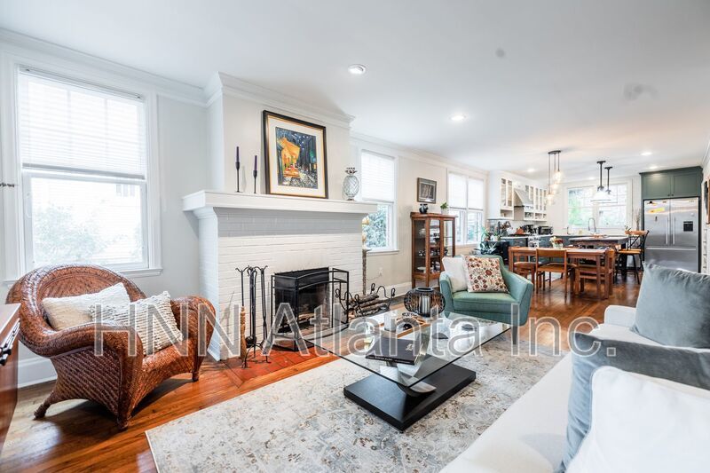 Spacious Historic 4BR/3BA Home with Inviting Indoor-Outdoor Living in Midtown property image