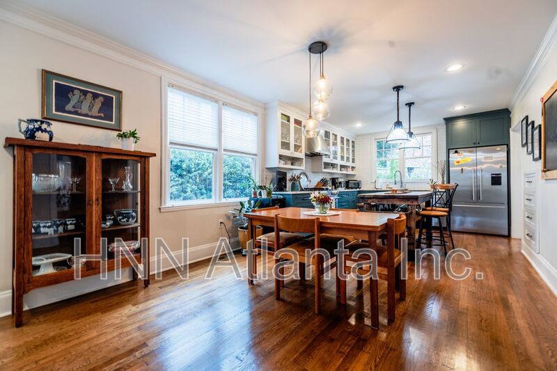 Spacious Historic 4BR/3BA Home with Inviting Indoor-Outdoor Living in Midtown property image