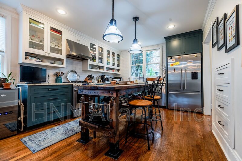 Spacious Historic 4BR/3BA Home with Inviting Indoor-Outdoor Living in Midtown property image