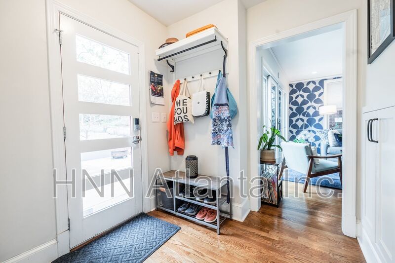 Spacious Historic 4BR/3BA Home with Inviting Indoor-Outdoor Living in Midtown property image