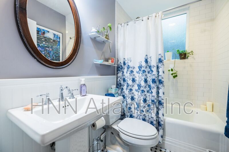 Spacious Historic 4BR/3BA Home with Inviting Indoor-Outdoor Living in Midtown property image