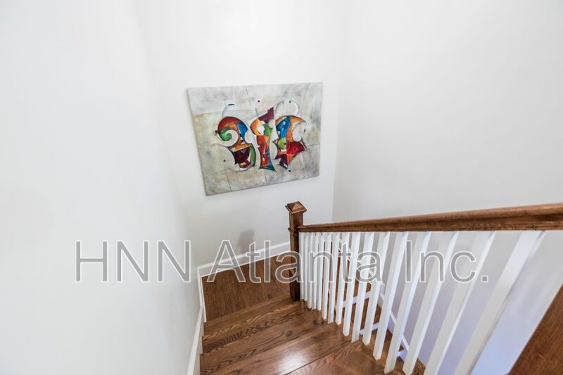 Spacious Historic 4BR/3BA Home with Inviting Indoor-Outdoor Living in Midtown property image