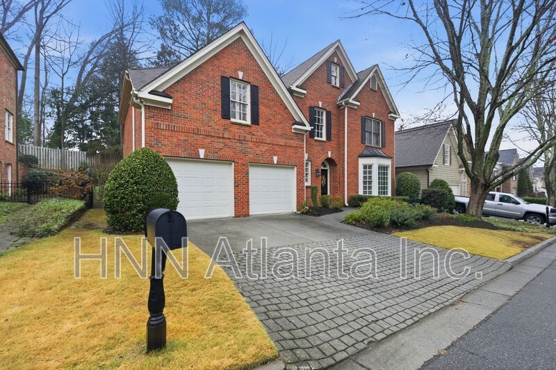 Elegant Brookhaven 4/4 Home with Space to Work, Entertain, and Unwind property image