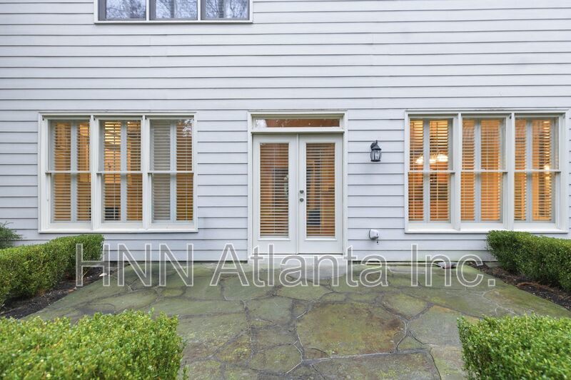 Elegant Brookhaven 4/4 Home with Space to Work, Entertain, and Unwind property image