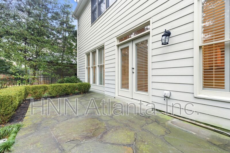 Elegant Brookhaven 4/4 Home with Space to Work, Entertain, and Unwind property image