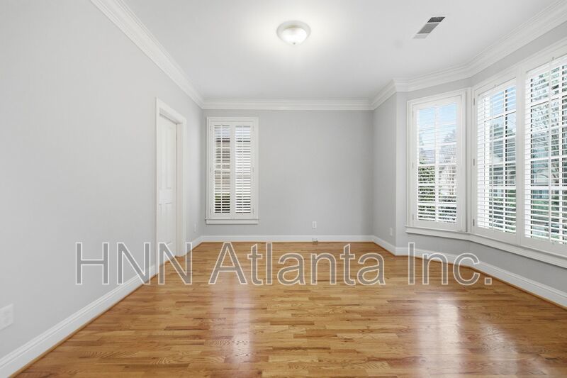 Elegant Brookhaven 4/4 Home with Space to Work, Entertain, and Unwind property image