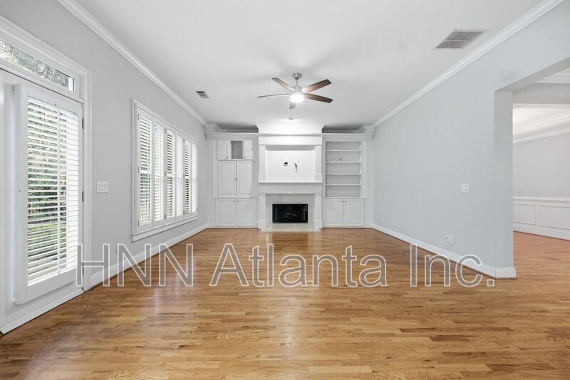 Elegant Brookhaven 4/4 Home with Space to Work, Entertain, and Unwind property image