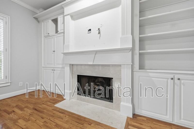 Elegant Brookhaven 4/4 Home with Space to Work, Entertain, and Unwind property image