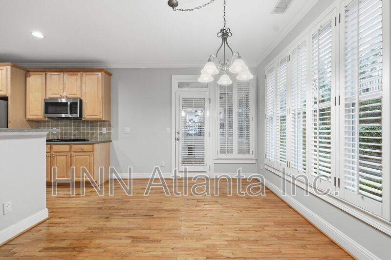 Elegant Brookhaven 4/4 Home with Space to Work, Entertain, and Unwind property image