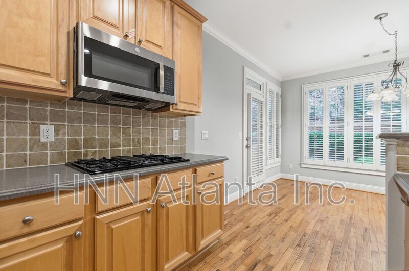 Elegant Brookhaven 4/4 Home with Space to Work, Entertain, and Unwind property image