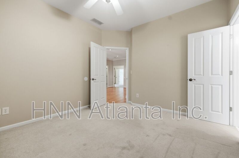 Elegant Brookhaven 4/4 Home with Space to Work, Entertain, and Unwind property image