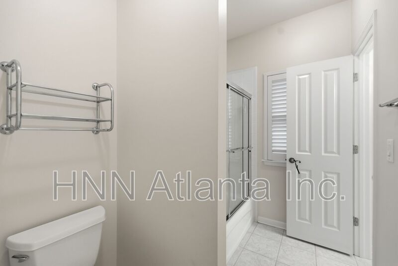 Elegant Brookhaven 4/4 Home with Space to Work, Entertain, and Unwind property image