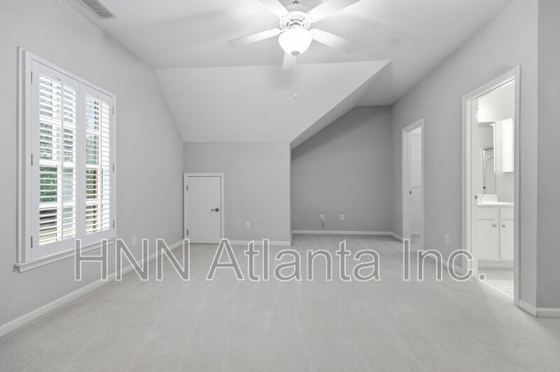 Elegant Brookhaven 4/4 Home with Space to Work, Entertain, and Unwind property image