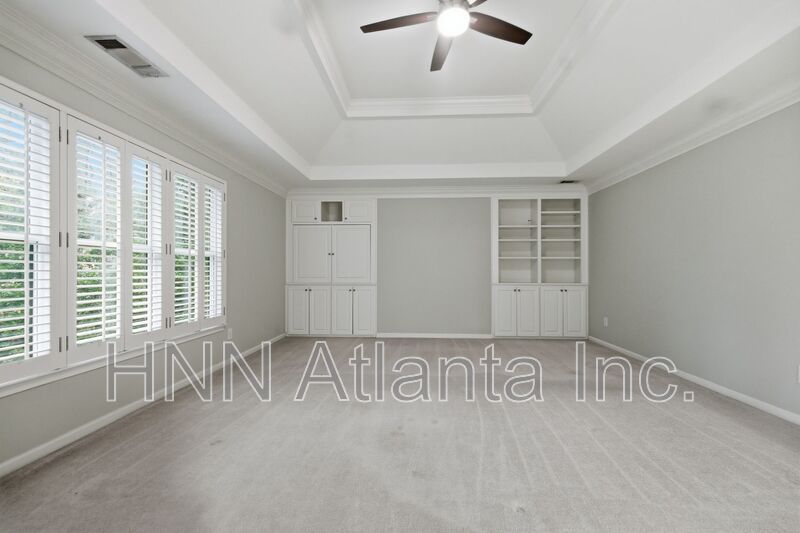 Elegant Brookhaven 4/4 Home with Space to Work, Entertain, and Unwind property image