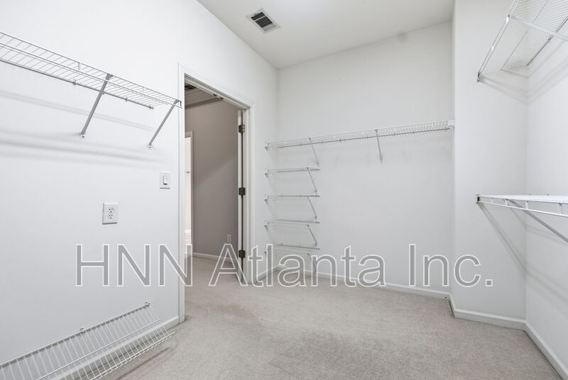 Elegant Brookhaven 4/4 Home with Space to Work, Entertain, and Unwind property image