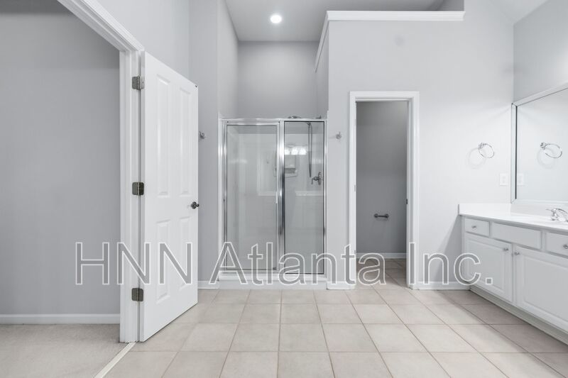 Elegant Brookhaven 4/4 Home with Space to Work, Entertain, and Unwind property image