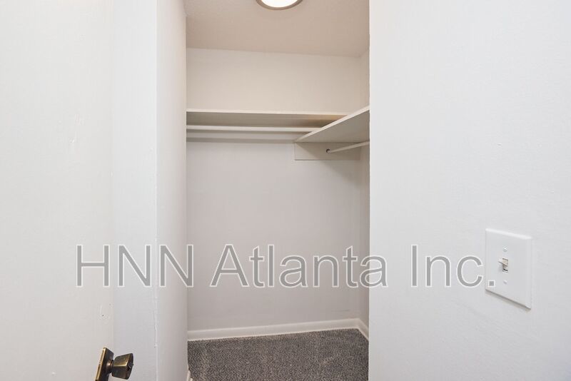Rent Special Ongoing! Convenient Lenox Hills Living in One of Atlanta’s Most Connected Neighborhoods property image