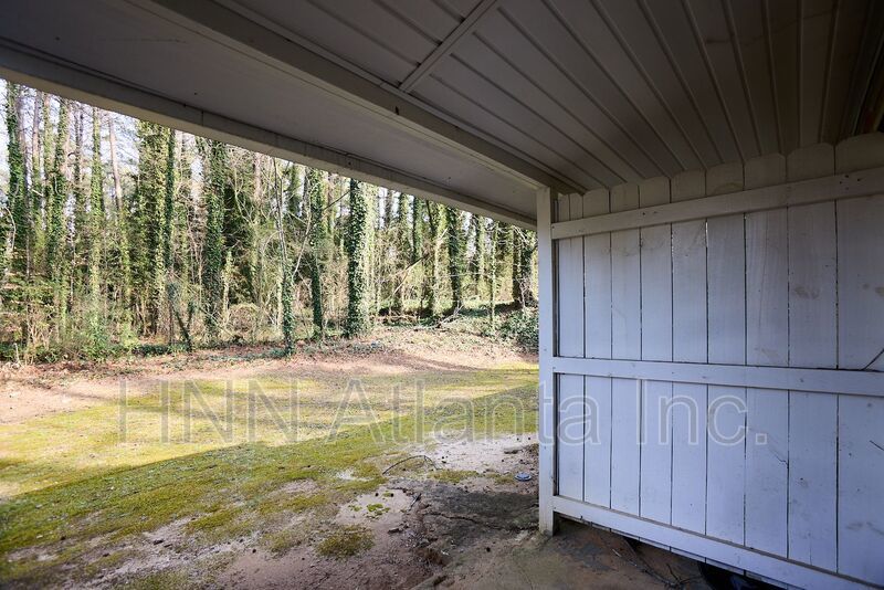 Peaceful 2BR/1BA Retreat Surrounded by Nature – Forest Park Living property image