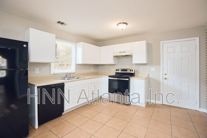 Bright & Spacious 3BR Home in Carroll Heights property image