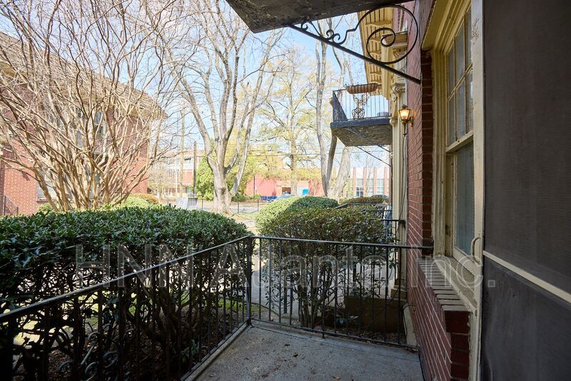 Spacious 1/1 in Midtown Neighborhood property image