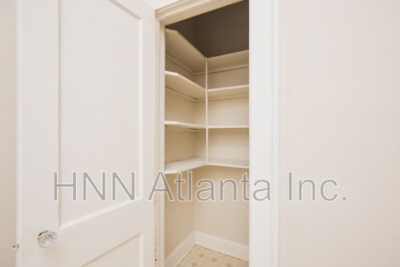 Spacious 1/1 in Midtown Neighborhood property image