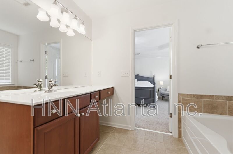 Luxury-Upgraded 4/2.5 Home in a Serene Community property image