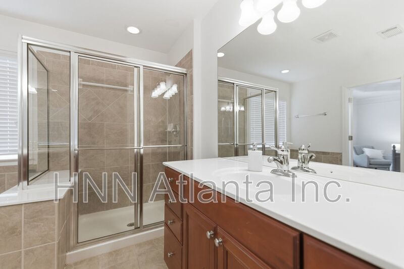 Luxury-Upgraded 4/2.5 Home in a Serene Community property image