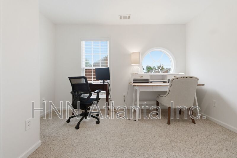 Luxury-Upgraded 4/2.5 Home in a Serene Community property image