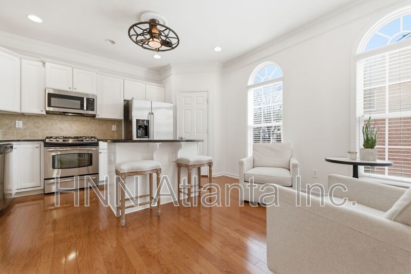 Luxury-Upgraded 4/2.5 Home in a Serene Community property image