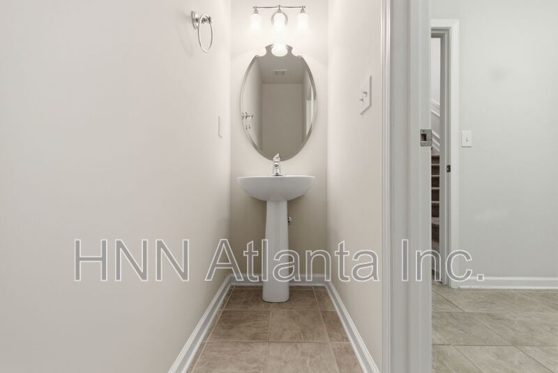 Luxury-Upgraded 4/2.5 Home in a Serene Community property image