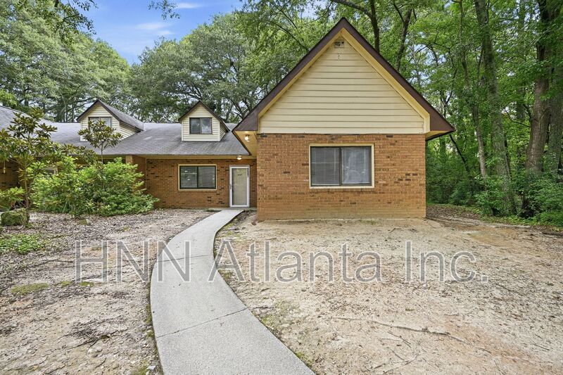 Spacious Douglasville 2/1.5 Home with Modern Floors & Private Backyard property image