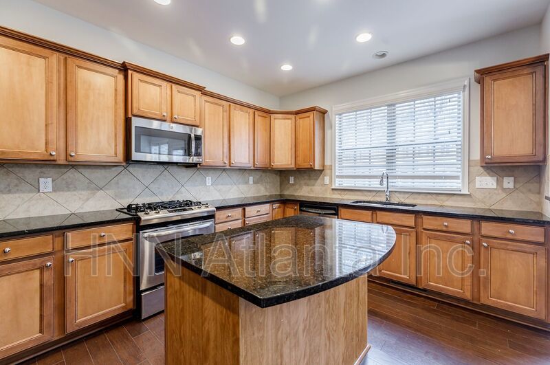 Prime Buckhead 3BR/3.5BA in a Gated Community property image