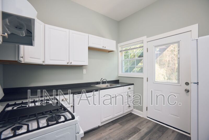 Bright Studio Steps from the Beltline — Live Intown in Va-Hi & L5P property image