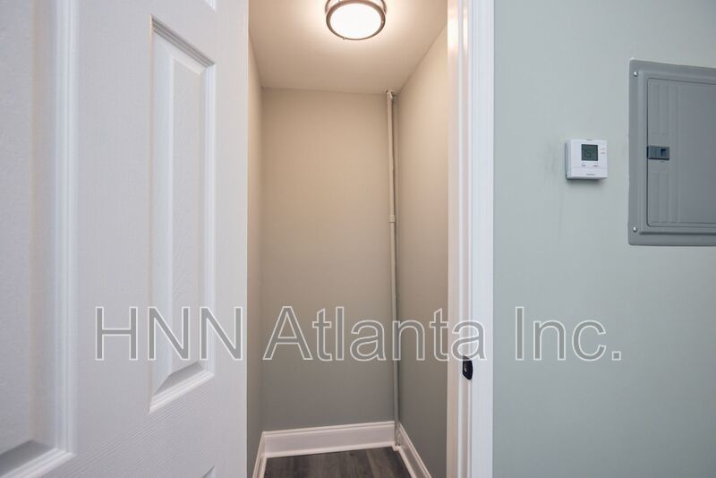 Bright Studio Steps from the Beltline — Live Intown in Va-Hi & L5P property image