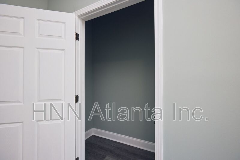 Bright Studio Steps from the Beltline — Live Intown in Va-Hi & L5P property image