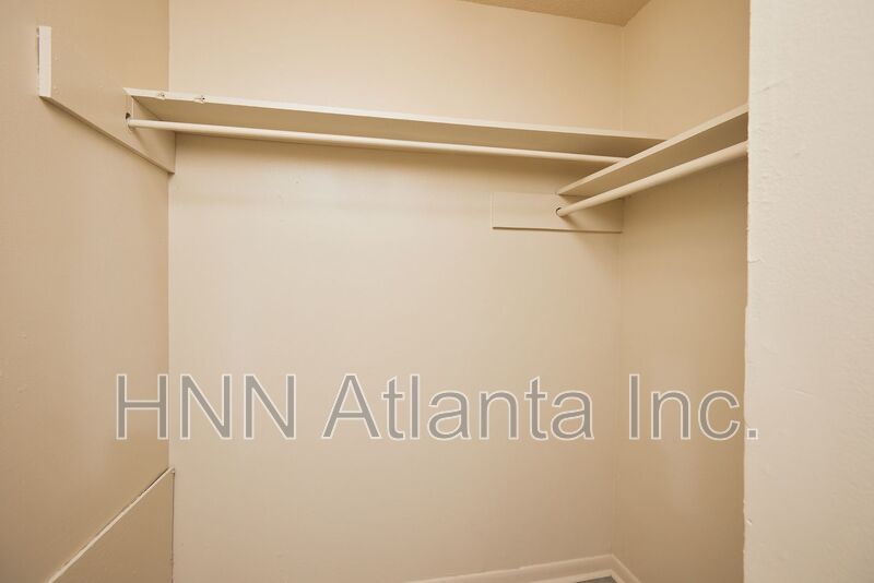 Convenient Lenox Hills Living in One of Atlanta’s Most Connected Neighborhoods property image